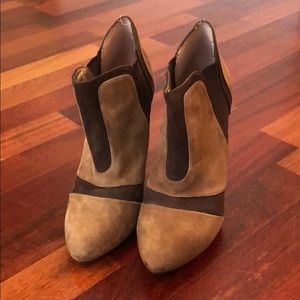 BCBG suede heeled booties - Brown/Tan